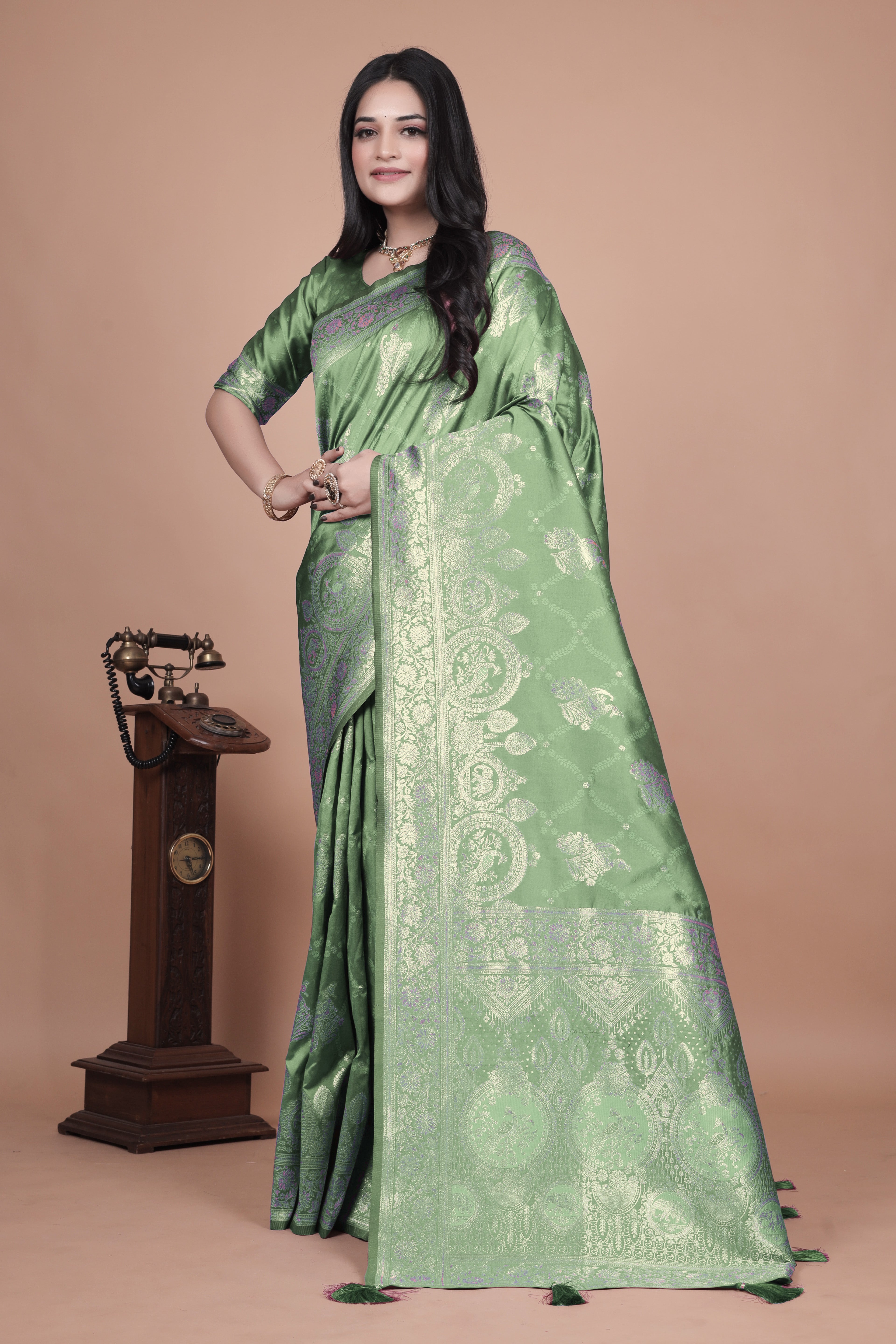 Banarasi Silk Saree with Intricate Silver Zari Weave with 4 color option  ✨🌸